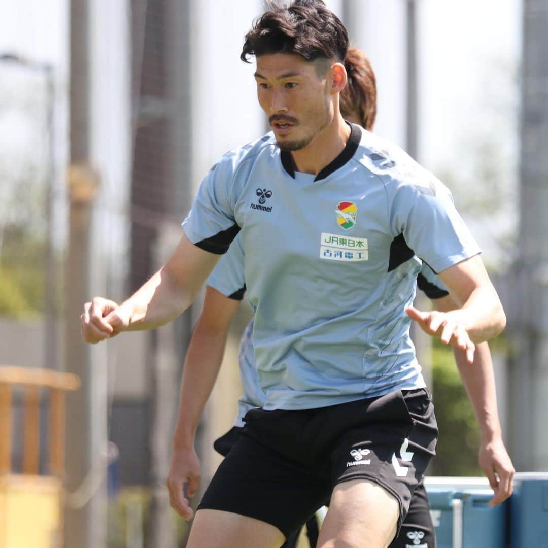 ジェフユナイテッド市原・千葉のインスタグラム：「#5月5日  本日のユナパをお届け⚽️  強い風と日差しの注いだ 今日のユナパ🏟️ 磐田戦まであと2日🗓️  #jefunited #ジェフ千葉 #ユナパレポ #jleague #winbyall」