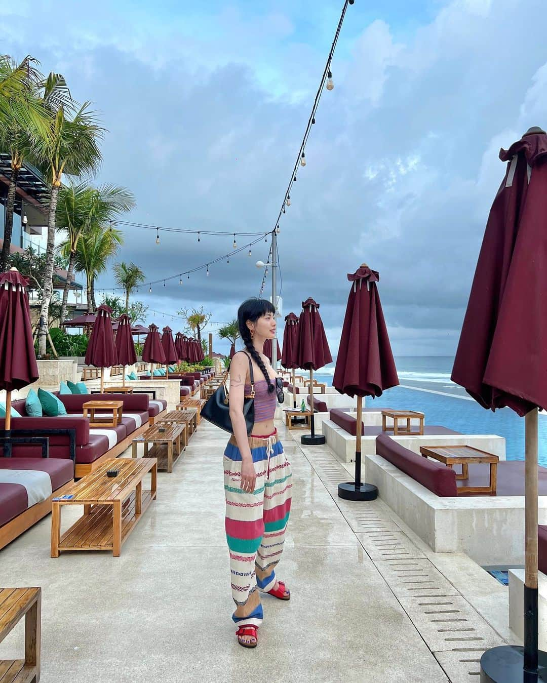 ナナ さんのインスタグラム写真 - (ナナ Instagram)「발리에서 언니를보다니.. 💓  #Bali #whiterockbeachclub #beachclub #liveinbali #ferbean @whiterockbeachclub  @live.in.bali」5月5日 16時21分 - jin_a_nana