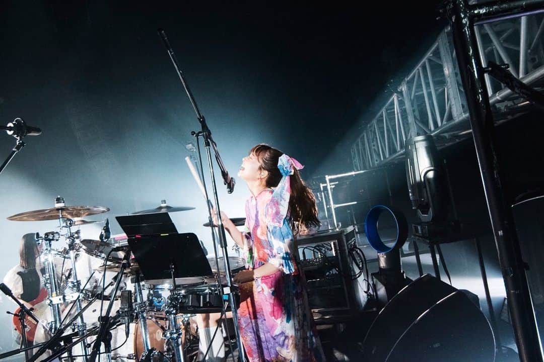 SCANDALさんのインスタグラム写真 - (SCANDALInstagram)「2023.05.04 SCANDAL TOUR 2023 "unlimited UTOPIA" at Zepp DiverCity Tokyo  1.Line of sight 2.LOVE SURVIVE 3.瞬間センチメンタル 4.プラットホームシンドローム 5.エレクトリックガール 6.STANDARD 7.最終兵器、君 8.one more time 9.プリズム 10.窓を開けたら 11.声 12.マスターピース 13.Your song 14.Flashback No.5 15.テイクミーアウト 16.A.M.D.K.J.  EN1.Sisters EN2.Tonight EN3.SCANDAL  BABY  Photo by @ninjajon  #scandal #scandal_uu」5月5日 16時34分 - scandal_band_official