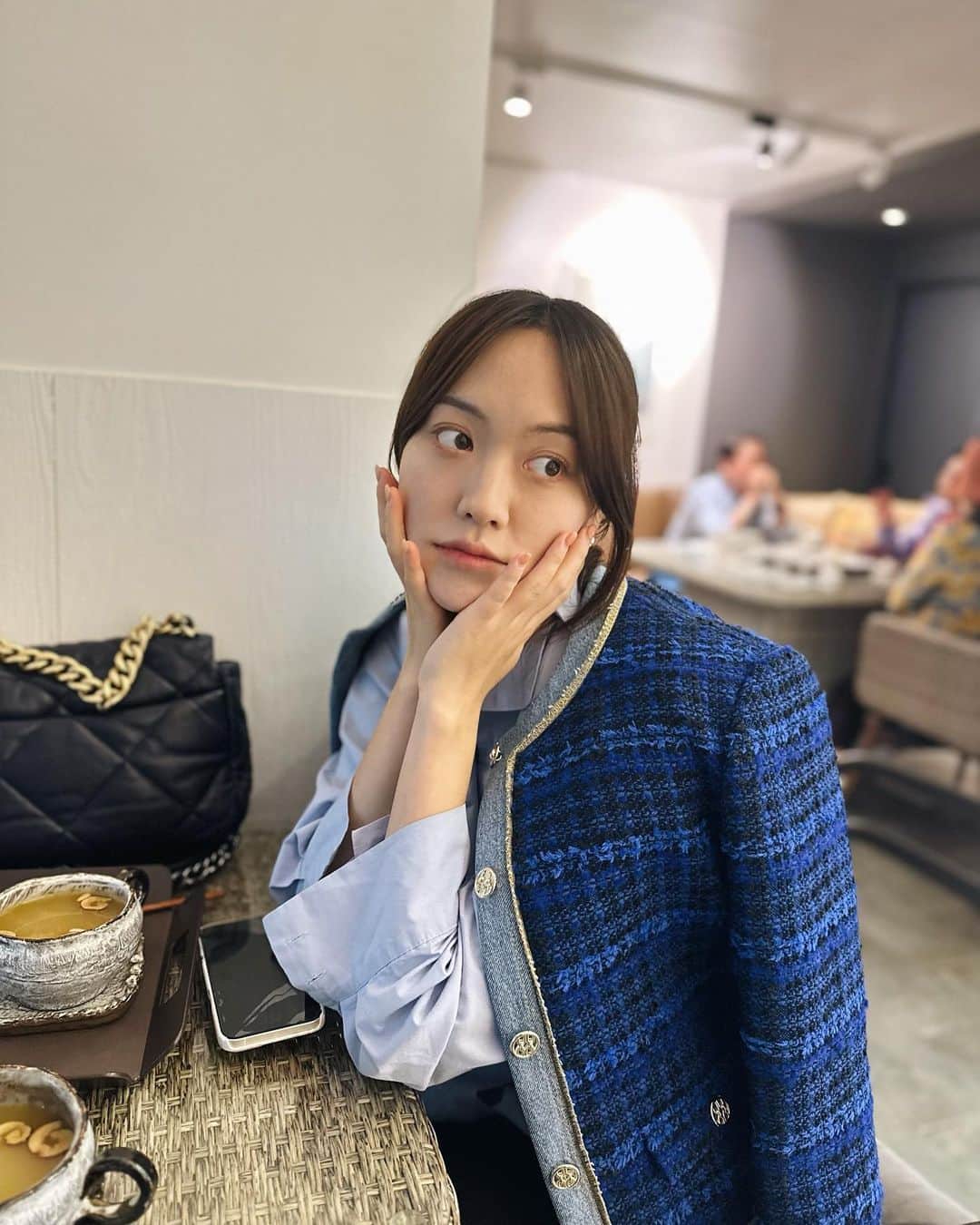 ライムのインスタグラム：「출장갔다온 남편이랑 올만에 데이트 근데 생강차 ..몬데..?」