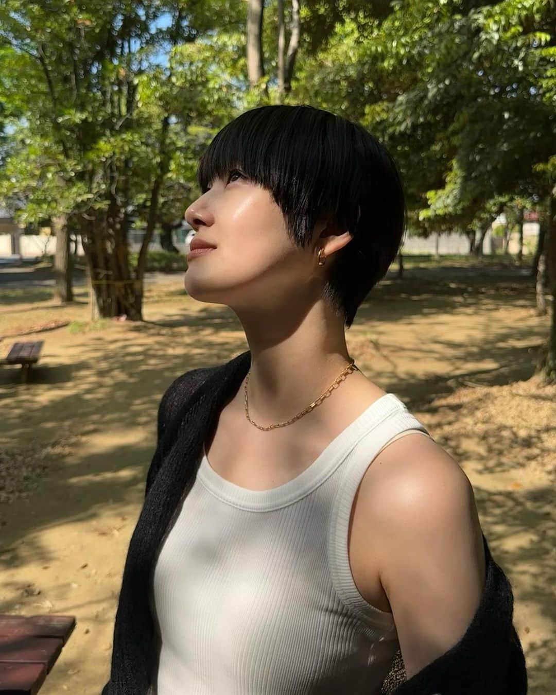 新井貴子さんのインスタグラム写真 - (新井貴子Instagram)「斬新なファンデーションに出会いました🌞  一回ごとにカプセルの粒を混ぜて作るという工程にワクワク。 そして肌にのせると60%を占める水分がひた〜っと伸びてキメ細かい素肌のような質感に💎 是非体感してみてください🦦🍃  こちらも本日5/5から登場🌷  @chanel.beauty  #レベージュトゥッシュドゥタン #LesBeigesToucheDeTeint」5月5日 16時38分 - kikoarai