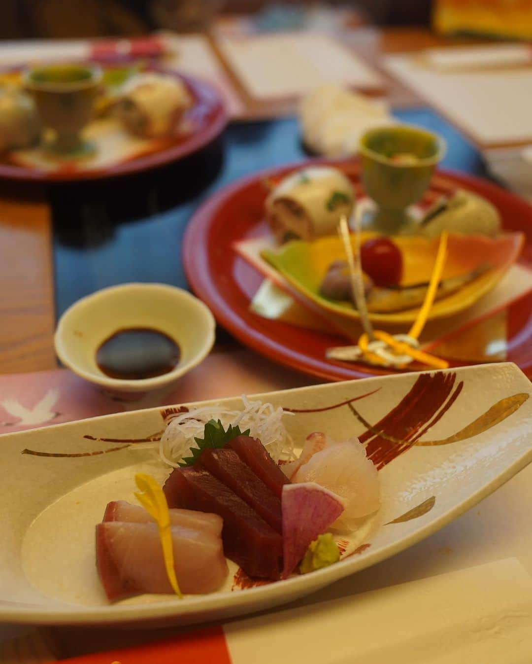 氷浦紫さんのインスタグラム写真 - (氷浦紫Instagram)「#childrensday  弟くんの初節句とお食い初めをやりました〜✨ 子供たちが健康ですくすく育ちますように。   #お食い初め #初節句 #サリュ購入品  #スリコ購入品  #BOYSママ」5月5日 16時53分 - yukalihiula