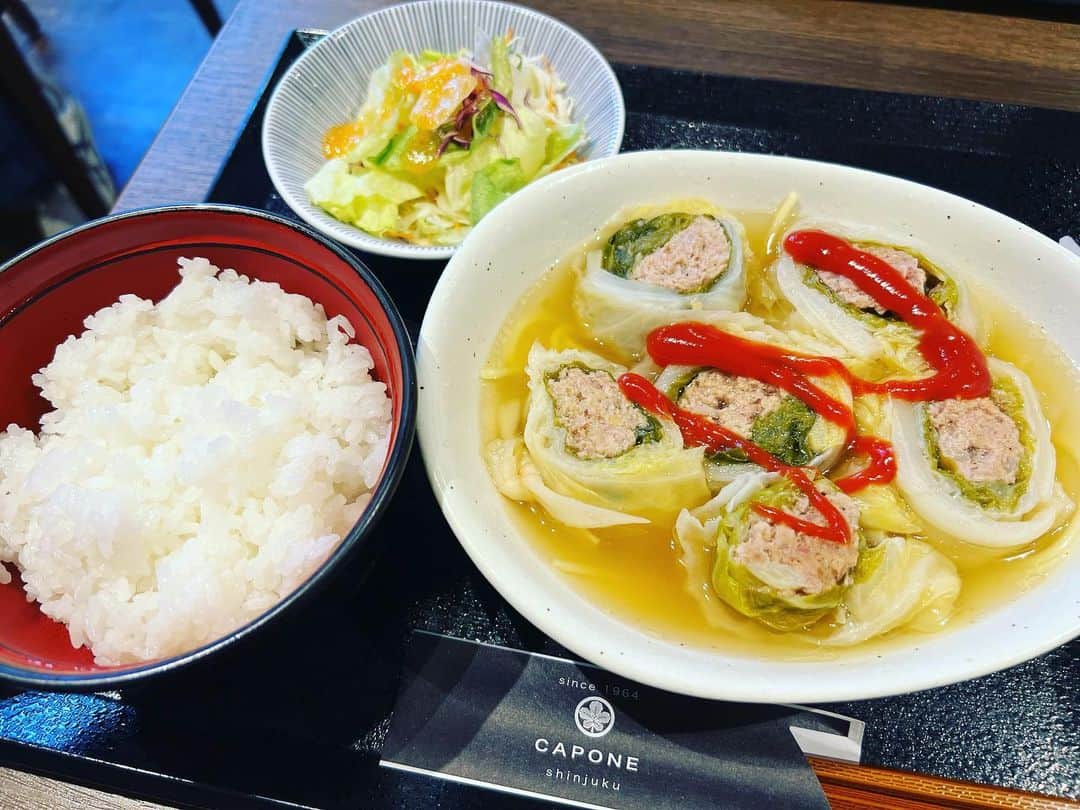 のインスタグラム：「. 本日のランチは珈穂音でロールキャベツ定食。 　 安定の美味しさ。 　 #珈穂音  #ロールキャベツ定食」
