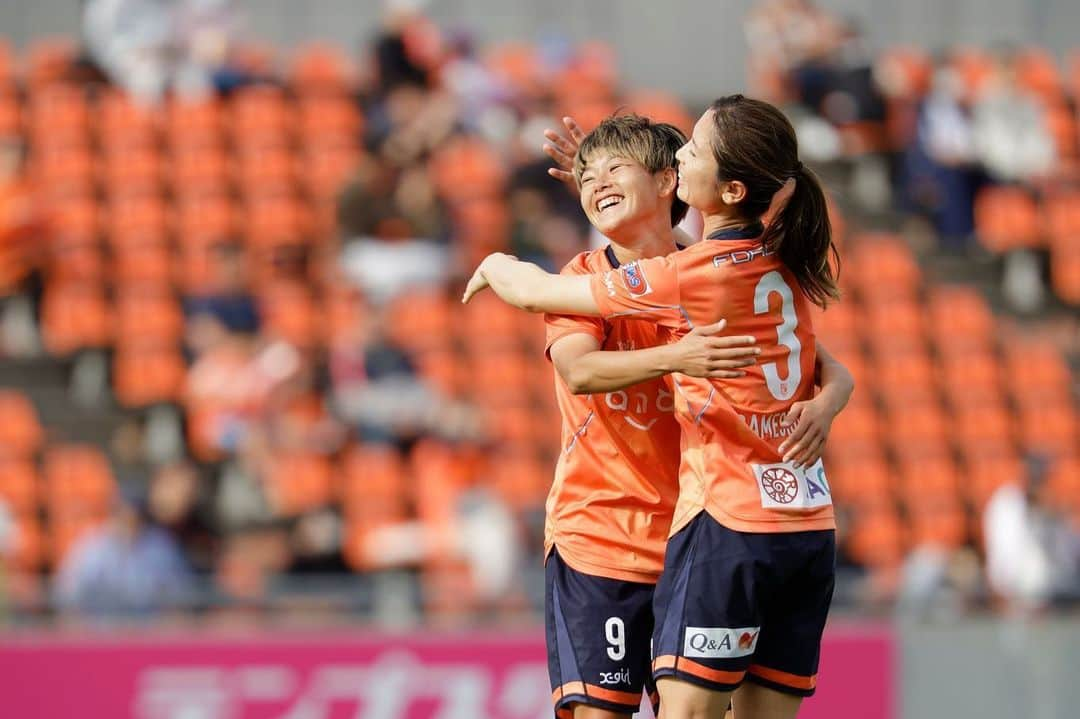 鮫島彩のインスタグラム：「⁡ ⁡ 初の2連勝🙌✨ ⁡ ⁡ ゴールデンウィークの貴重なお休みに、たくさんの応援をありがとうございました！ ⁡ ⁡ 今季残り4試合。 日々ベストを尽くすのみ🐿🔥 最後までぜひサポートよろしくお願いします！ ⁡ ⁡ #Yogiboweリーグ #大宮アルディージャventus ⁡ ⁡」