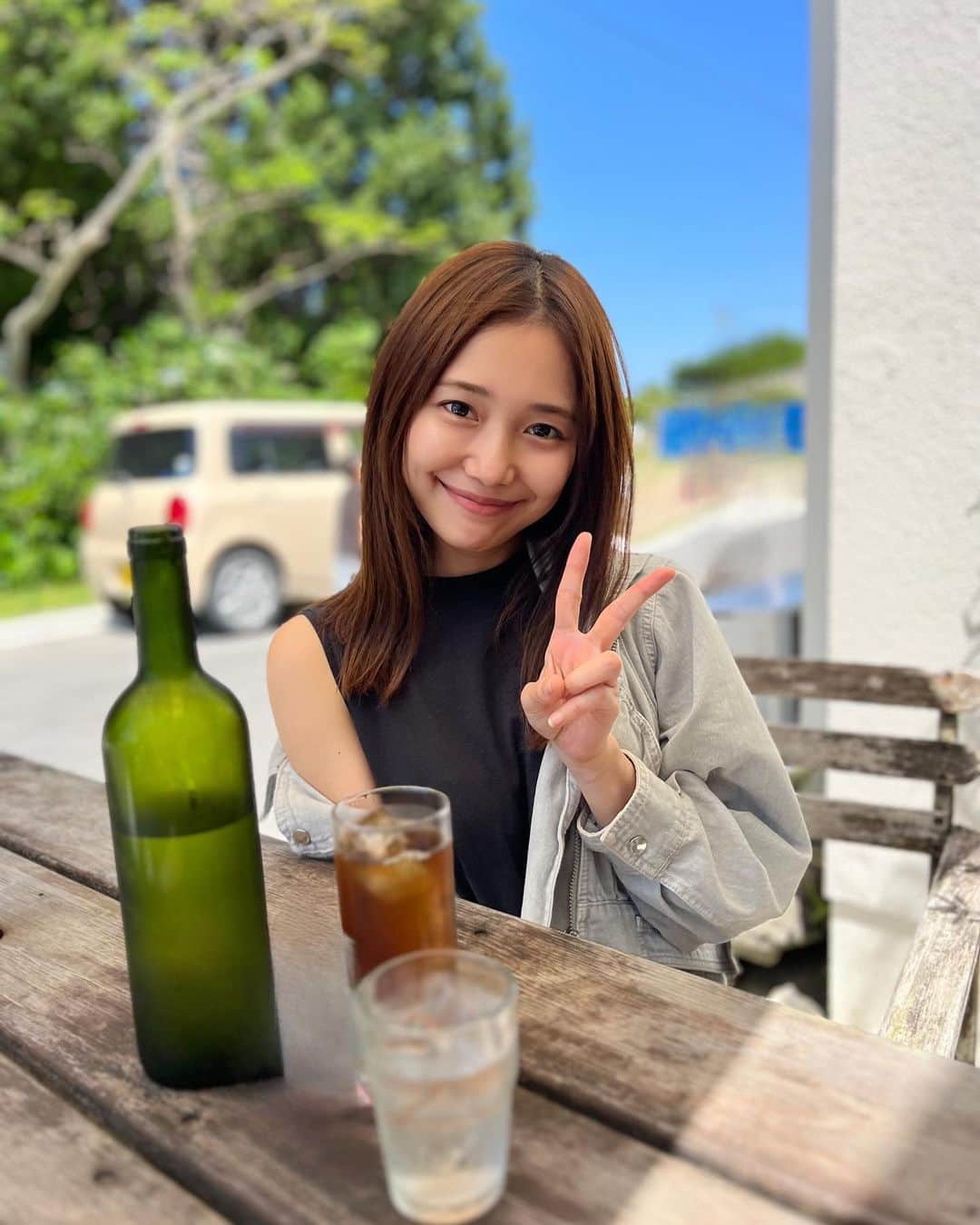 森ニーナのインスタグラム：「東京から2時間くらいで行ける離島、新島でまったりしてます🍵  みんなはGW何してるのかな？☀️」