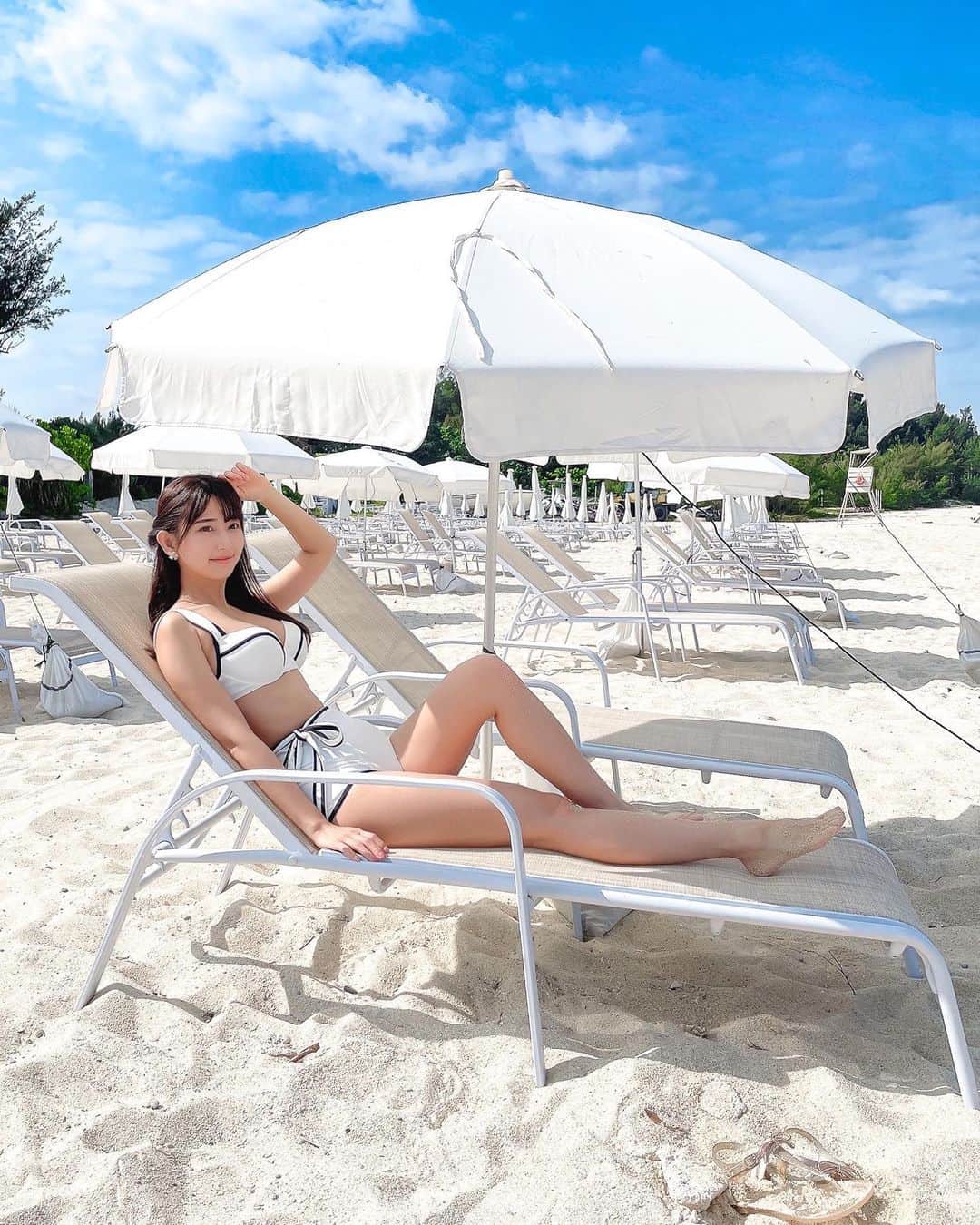 スカートで旅するCHIER水着 日野礼香さんのインスタグラム写真 - (日野礼香Instagram)「白パラソルに白水着🤍 #沖縄 #沖縄旅行 #ブセナテラス #okinawa  #thebusenaterrace #okinawatrip #trip #beach #resort #swimwear #japanesegirl  #travel #travelphotography #ビーチ #リゾート #南国 #海 #国内 ...
