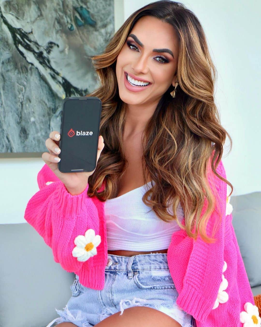 Nicole Bahlsのインスタグラム：「Para quem é maior de 18 anos ,quer faturar e se divertir ,recomendo @blazebrasil , lembrando que assim como pode ganhar você também pode perder , então jogue com consciência .」