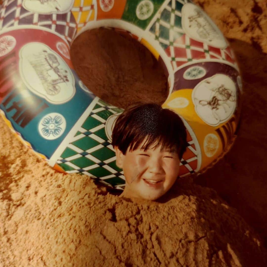 ハン・サンジンのインスタグラム：「Today is Children's Day in Korea!!! My childhood was very happy!!!😊 Every child in the world should be happy!!! Children are our future!!! May 5th #hansangjin#한상진」