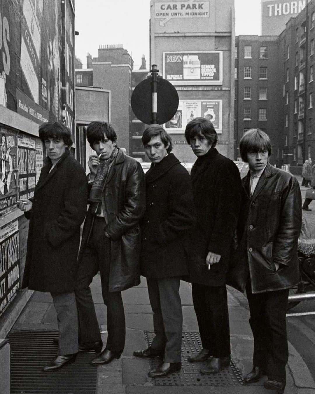The Rolling Stonesのインスタグラム：「The Rolling Stones in London, Soho 1964 😎  📸: Terry O'Neill  #therollingstones #blackandwhite #photography #1960s」