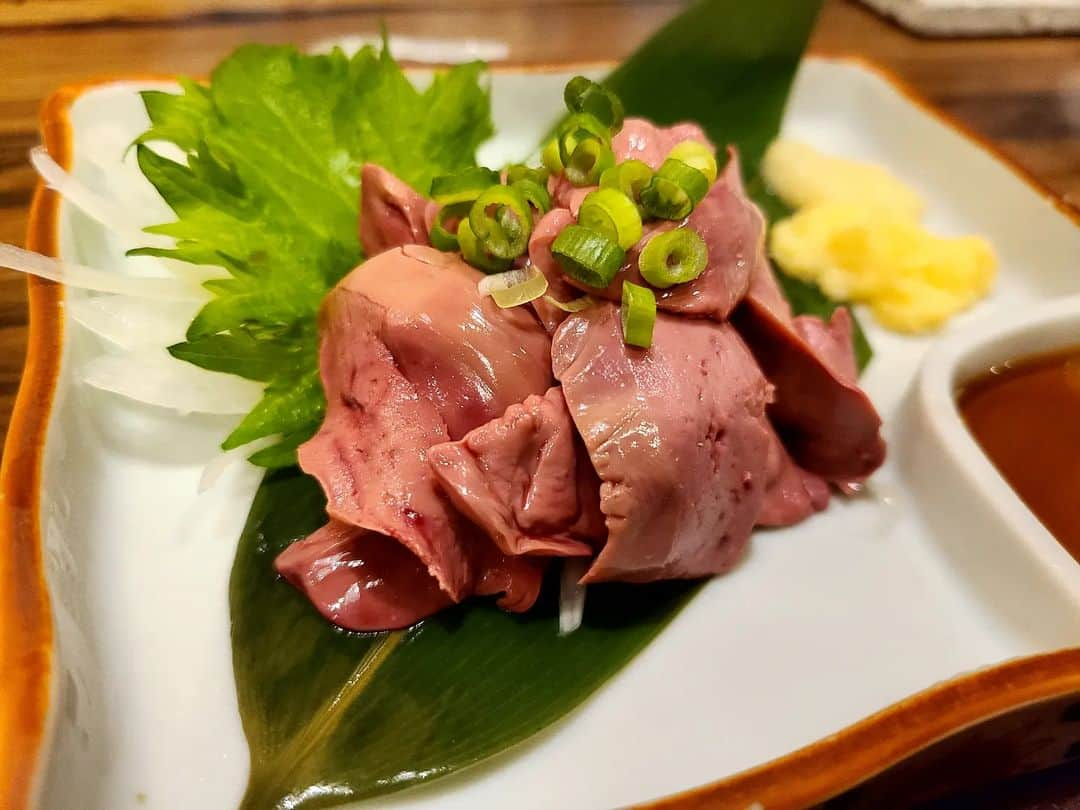 松本康太さんのインスタグラム写真 - (松本康太Instagram)「『鶏レバ刺し』  東京の東長崎駅の近くにある「酉あき」というお店の一品。  濃厚でとても美味しいのです！  #鶏レバー #鶏レバ刺し#酉あき#東長崎#やきとり#刺し身#レギュラー松本#あるある探検隊」5月5日 18時23分 - aruarutankentai.matsumoto