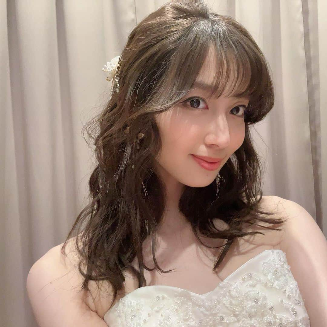 間瀬遥花さんのインスタグラム写真 - (間瀬遥花Instagram)「. 久しぶりにドレスのお仕事💍 . . . #wedding #weddingdress #weddingphotography #bridal #bridalmakeup #bridalhair #ブライダル #ブライダルヘア #ブライダルメイク #ブライダルヘアメイク #ウエディングドレス #ウエディングヘア #ウエディング #ウエディングフォト #ウエディングモデル #ウエディングヘアメイク #ウェディングヘア #ウェディングドレス #ウェディングフォト #ウェディング #ウェディングヘアメイク #花嫁ヘア #花嫁 #花嫁ヘアスタイル」5月5日 21時00分 - maseharu_929