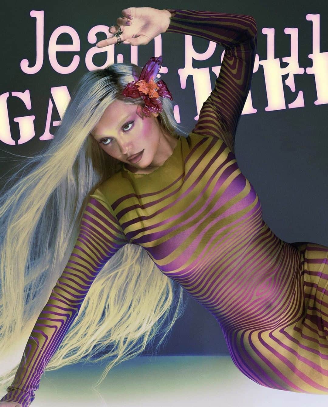 カーダシアン家のお騒がせセレブライフのインスタグラム：「KYLIE FOR @JEANPAULGAULTIER 🧜🏼‍♀️  Creative Direction @florencetetier Photography elizavetaporodina Lighting Direction @josef_beyer Photo assistants @rhys_gray @hawk_i Fashion @rosegrandquist @makkaroo Hair @jesushair Makeup @makeupbyariel Set Design @afrazamara Production @concretereplimited On-Set Production @thearcadeproduction」
