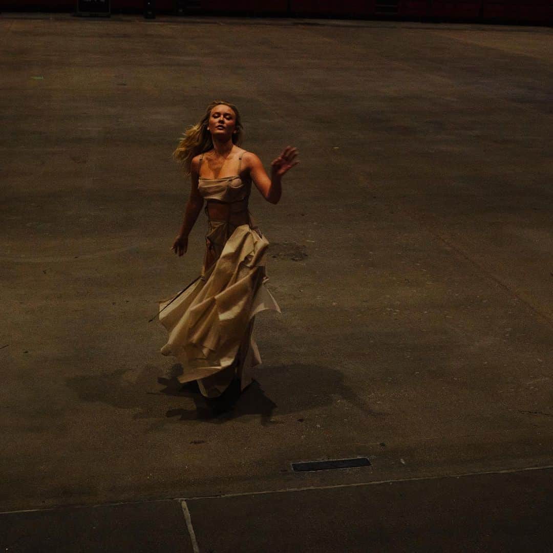 ザラ・ラーソンさんのインスタグラム写真 - (ザラ・ラーソンInstagram)「Grammis by @adrianpehrson」5月6日 4時43分 - zaralarsson