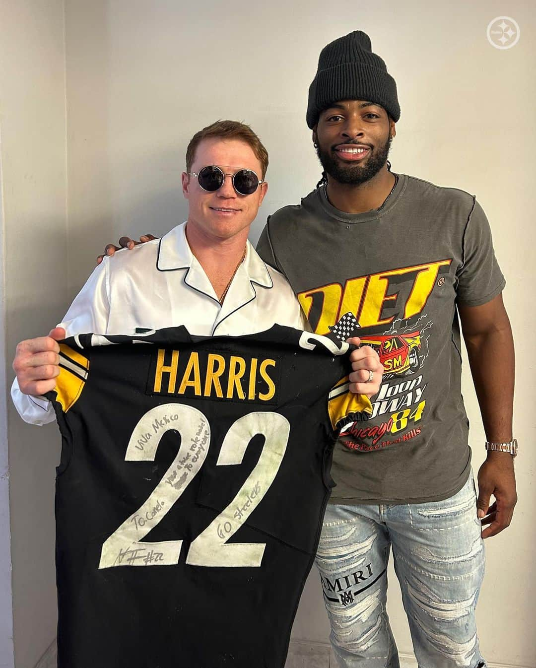 NFLさんのインスタグラム写真 - (NFLInstagram)「@canelo ✖️ @najee_harris 🥊」5月6日 4時44分 - nfl