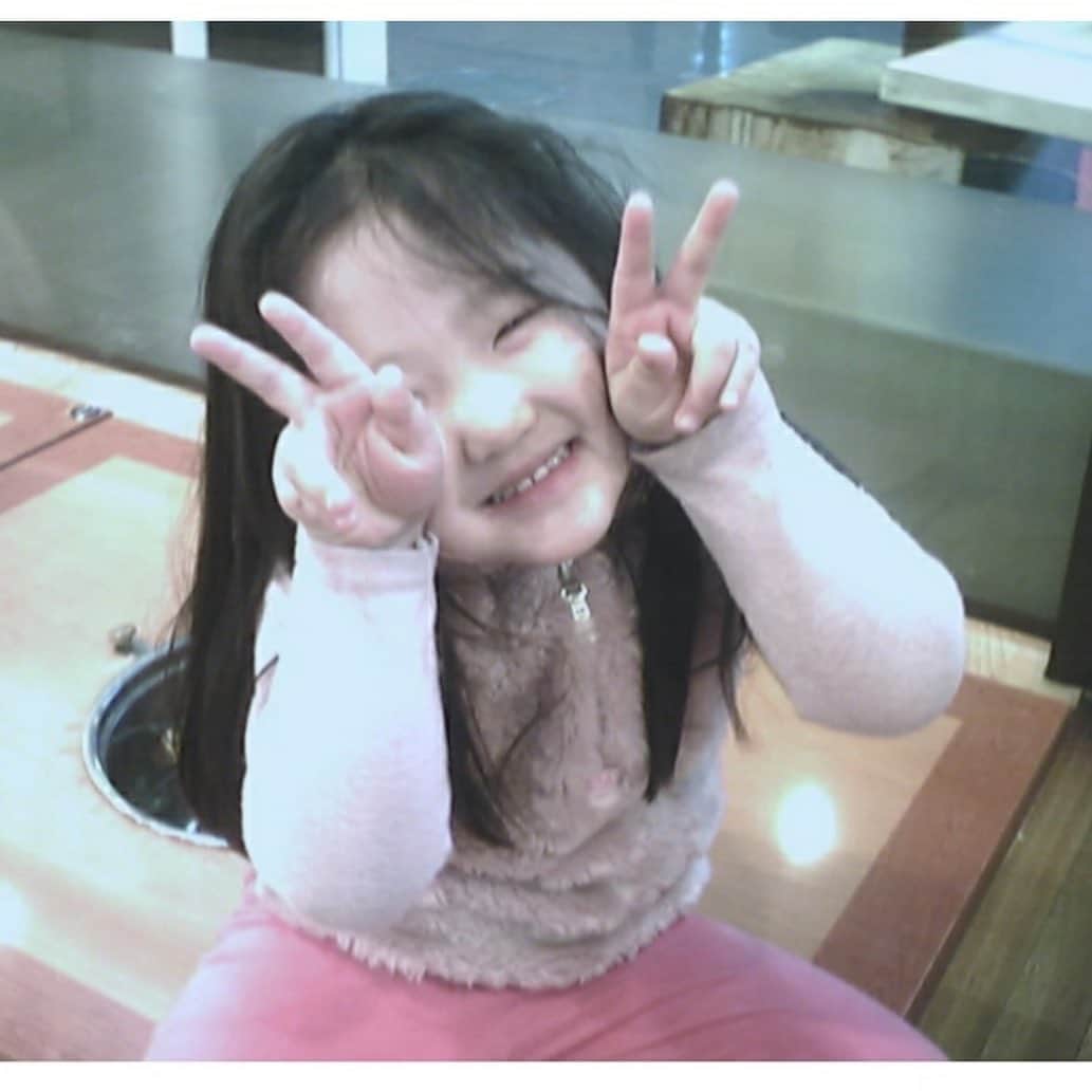 のインスタグラム：「빵실하게 생겼네👧🏻  #어린이날」