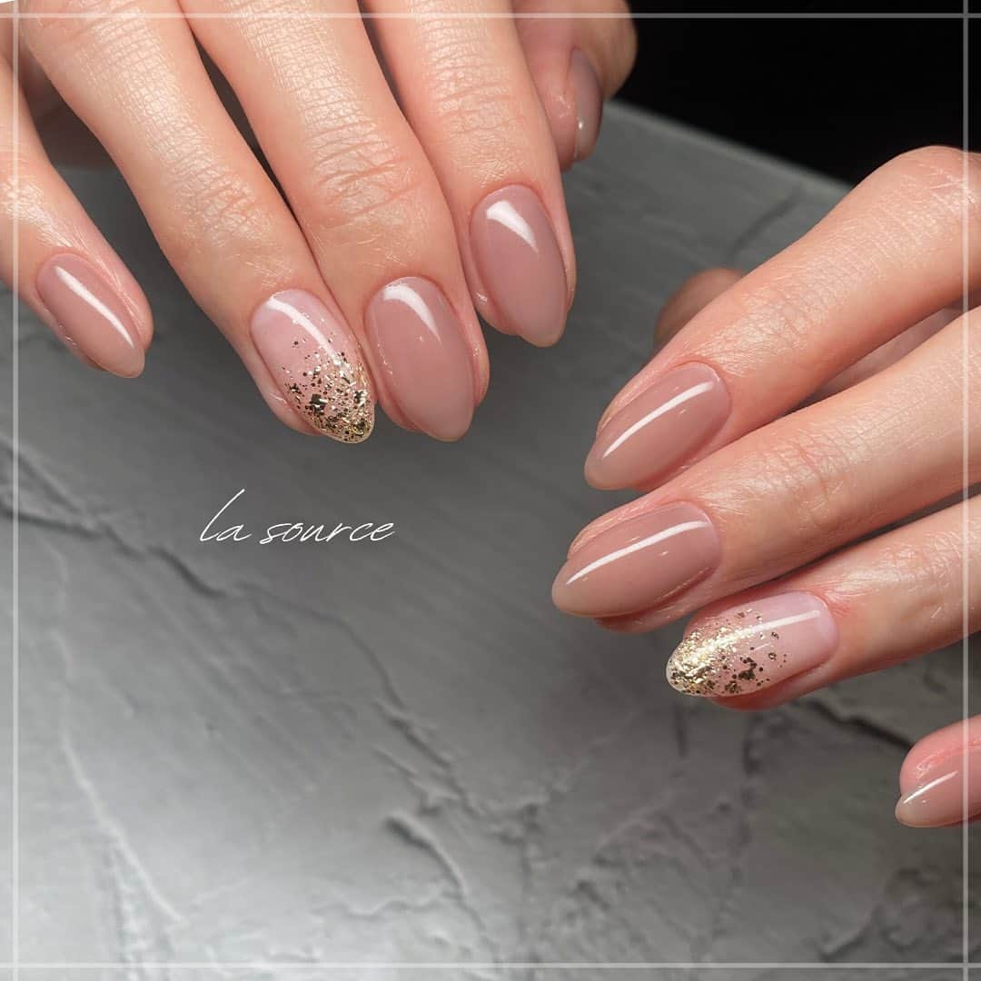 Mihoのインスタグラム：「.  #ベージュネイル #ワンカラーネイル  .  .  .  .  @la.source_nail  .  ◆住所 〒650-0011 兵庫県神戸市中央区下山手通2丁目12-7 ダイキホームビル2階　203 ◆電話番号 078-600-2382  https://nailbook.jp/salon/20720   .  #lasource#シンプルネイル#オフィスネイル#ネイル #ニュアンスアート#ジェルネイル #ネイルアート #ネイルサロン #ネイルデザイン #三宮フィルイン #春ネイル  #フィルイン#神戸#美甲#美甲設計  #ニュアンスネイル　#サンプルチップ #神戸ネイル #神戸ネイルサロン #三宮ネイルサロン #三宮ネイル#元町ネイルサロン #トアロード　#三宮　#nail #nailart #ドライフラワー　#インテリア」