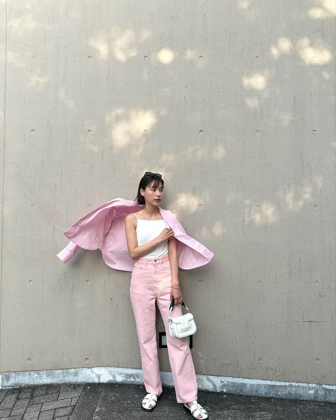 小西翼さんのインスタグラム写真 - (小西翼Instagram)「. やっぱりピンクを見ると ときめいてします🥹💗笑  pink obasanです✌️  #gw#pinkobasan」5月5日 20時43分 - tucha_k