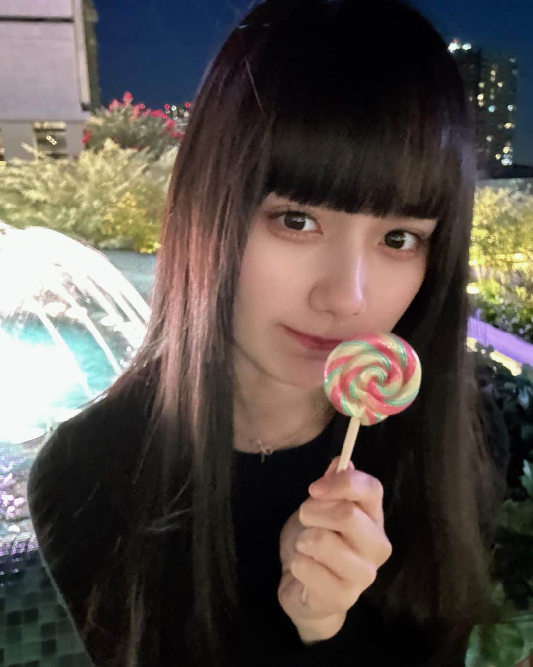 松本恵莉紗のインスタグラム：「何味でしょうか？🍭」