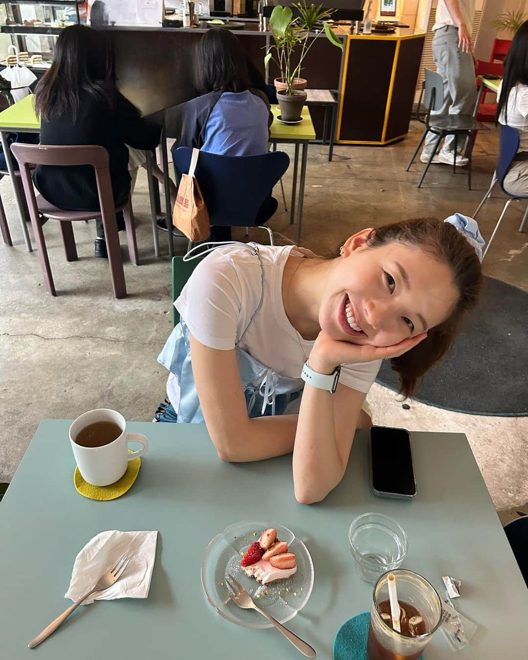 キム・ジンギョンさんのインスタグラム写真 - (キム・ジンギョンInstagram)「👯‍♀️🩵✨」5月5日 20時45分 - jinkyung3_3