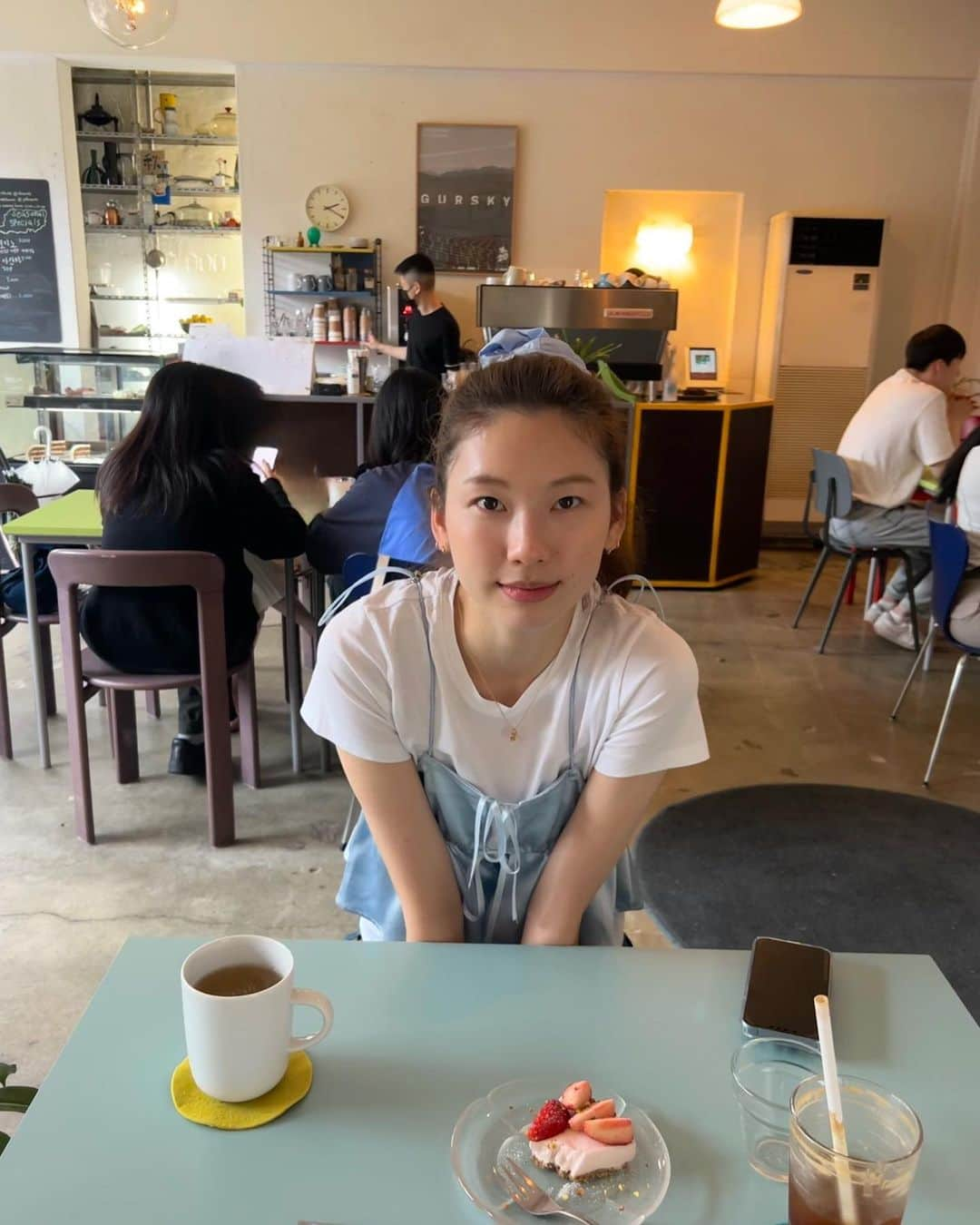 キム・ジンギョンさんのインスタグラム写真 - (キム・ジンギョンInstagram)「👯‍♀️🩵✨」5月5日 20時45分 - jinkyung3_3