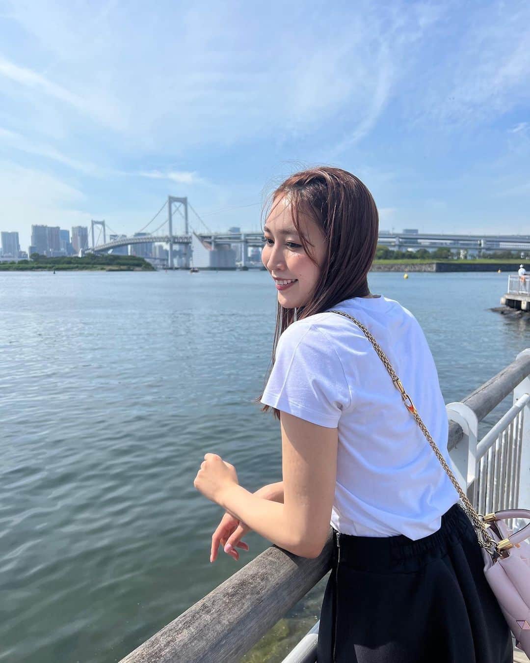 高階亜理沙さんのインスタグラム写真 - (高階亜理沙Instagram)「・ GW過ぎたら冬物は終わりって母がいつも言っているけど 本当にその通り🫠前髪もあげちゃった🍉 暑いです、、、今から夏のロケに怯えています。」5月5日 20時59分 - arisa_takashina