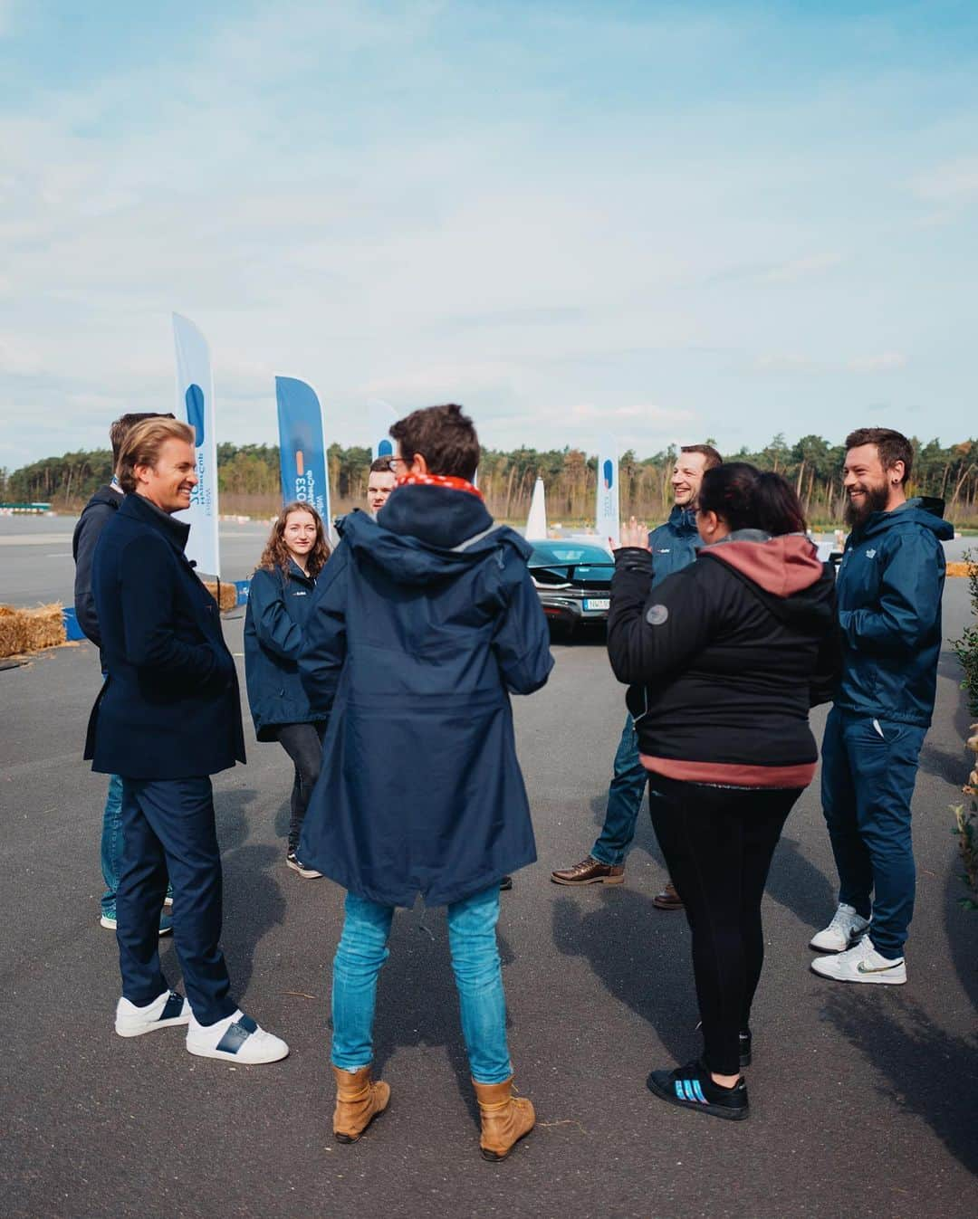 ニコ・ロズベルグさんのインスタグラム写真 - (ニコ・ロズベルグInstagram)「Was für ein Tag beim EnBW HyperCup Event auf der Teststrecke in Rodgau! Zusammen mit den Gewinner*innen und Moderatorin @janariva haben wir hier nochmal feststellen können, dass #EMobilität nicht nur nachhaltig ist, sondern auch unfassbar viel Spaß machen kann! 🔋🚙  An den Ladestationen der EnBW lädst auch du nachhaltigen Fahrspaß mit 100% Ökostrom!  #EnBWHyperNetz #EnBWHyperCup」5月5日 21時00分 - nicorosberg