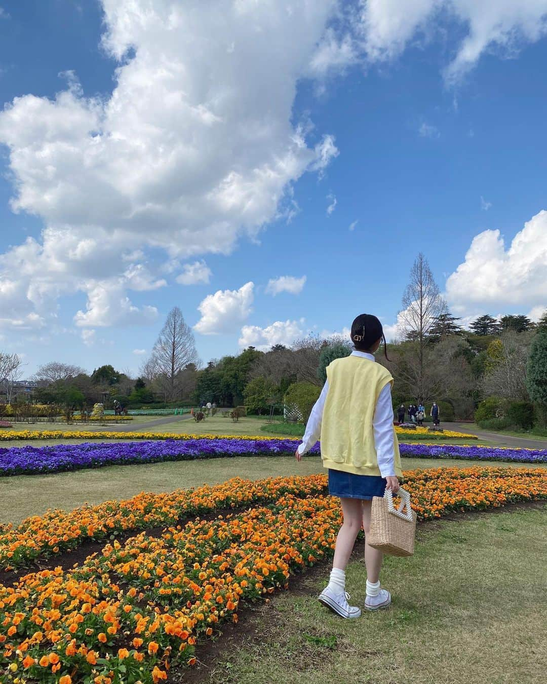 佐藤妃星さんのインスタグラム写真 - (佐藤妃星Instagram)「☁️🫧🧡  GWいかがお過ごしですか～？(˶'ᵕ'˶ )‪︎  #akb48 #佐藤妃星 #00 #ルーズソックス #ルーズソックスコーデ #お花見 #シャボン玉 #すみっコぐらし」5月5日 21時03分 - 8iikiichan