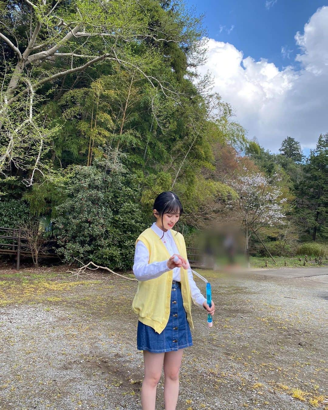 佐藤妃星さんのインスタグラム写真 - (佐藤妃星Instagram)「☁️🫧🧡  GWいかがお過ごしですか～？(˶'ᵕ'˶ )‪︎  #akb48 #佐藤妃星 #00 #ルーズソックス #ルーズソックスコーデ #お花見 #シャボン玉 #すみっコぐらし」5月5日 21時03分 - 8iikiichan