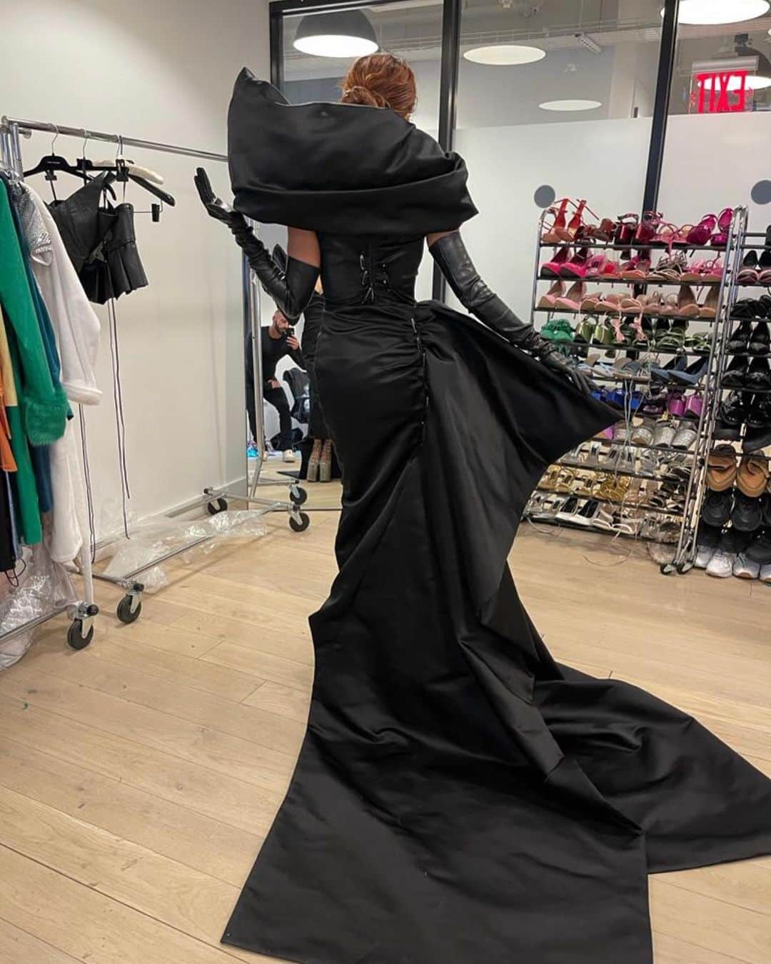 マーク・ジェイコブスさんのインスタグラム写真 - (マーク・ジェイコブスInstagram)「Anitta.  elegant explosive energy  custom gown  @anitta  @marcjacobs  @mathewjosephcarter  @scampisamuel  @michael_ariano   #somuchfun #sogorgeous #superstar #loveyou #dancingmachine #themet2023 #gratefulnothateful」5月5日 21時13分 - themarcjacobs