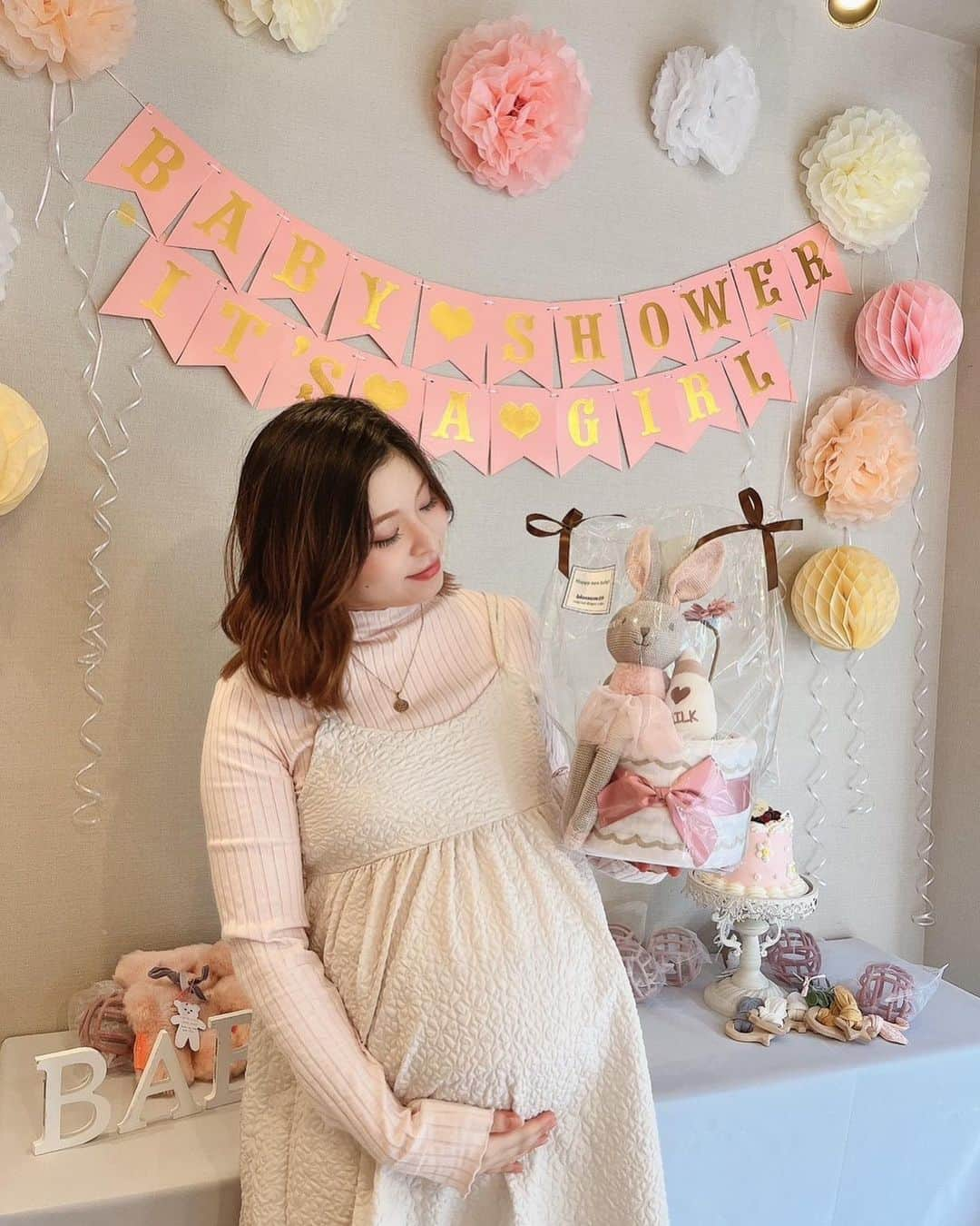 藤本有紀美のインスタグラム：「あんちゃんBaby Shower👶🏻💜🎀 💗It's a Girl🍼👏💓  あんな、がんばってね🥺🥰🫶✨  #babyshower #ベイビーシャワー  #PASSPO #ぱすぽ魂」