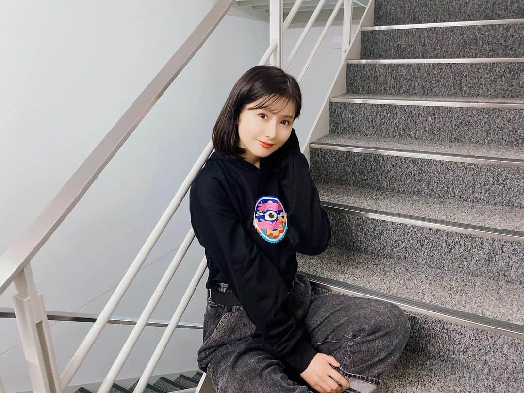 谷川愛梨のインスタグラム：「👁👐🌷 #Bubblefashion  #bubblejp」