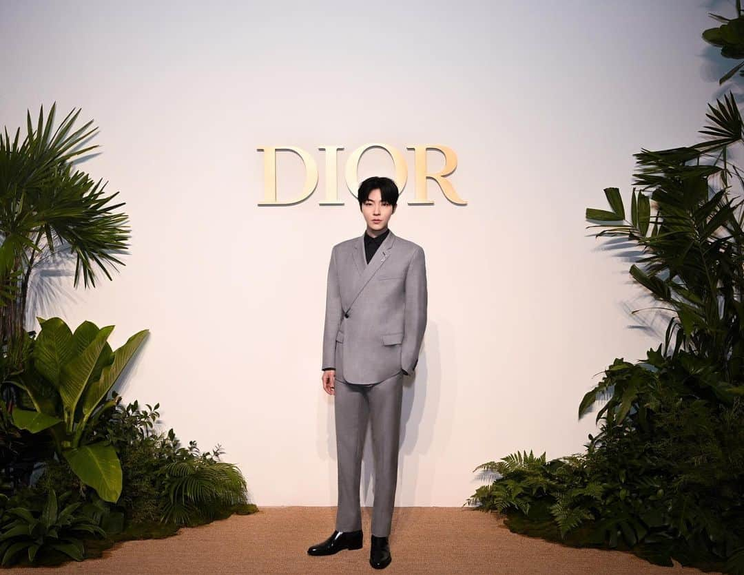 ファン・インヨプさんのインスタグラム写真 - (ファン・インヨプInstagram)「@Dior #Dior」5月5日 21時18分 - hi_high_hiy