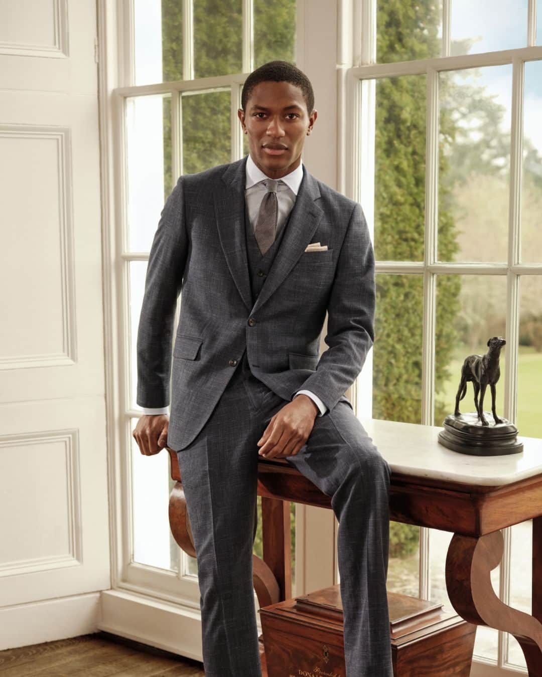 ハケットのインスタグラム：「High-quality tailoring is synonymous with our brand and every collection we release, but this special collection reaches a new level of elegance and craftsmanship.   #HowToHackett」
