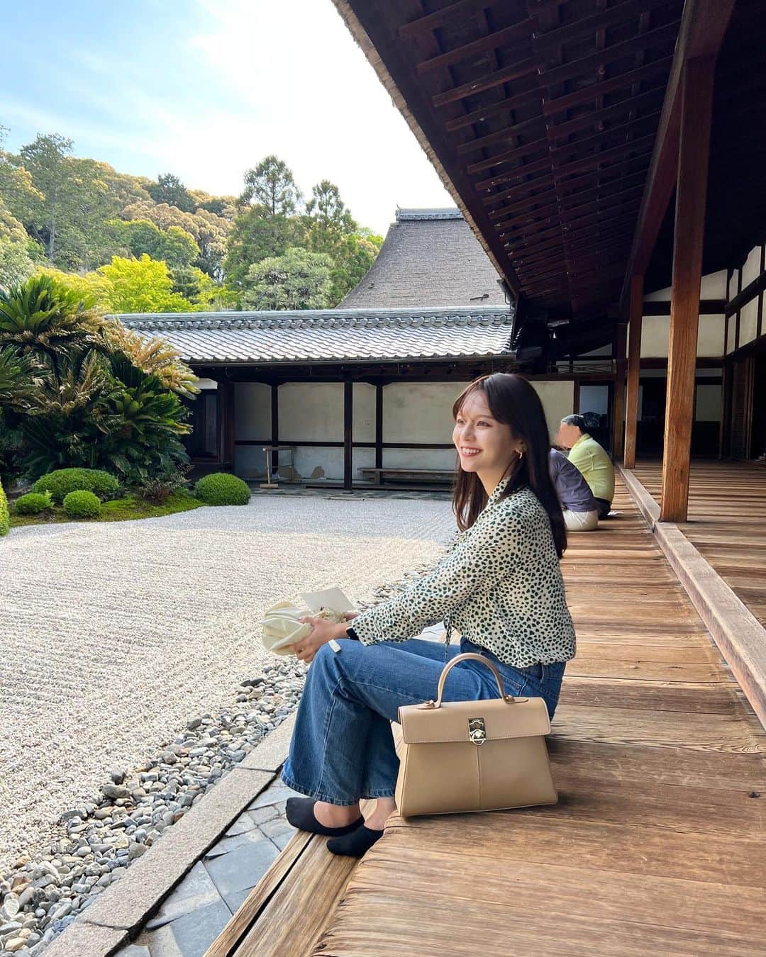 森山紗希さんのインスタグラム写真 - (森山紗希Instagram)「🌿  心も頭もスッキリ！ また気合い入れて頑張ろ って思わせてくれた場所😌  “そうだ京都、行こう。” の写真で有名な一休寺。 また紅葉の時期に行きたいなぁ  #京都  #京都観光  #kyoto」5月5日 21時32分 - morisaki0404