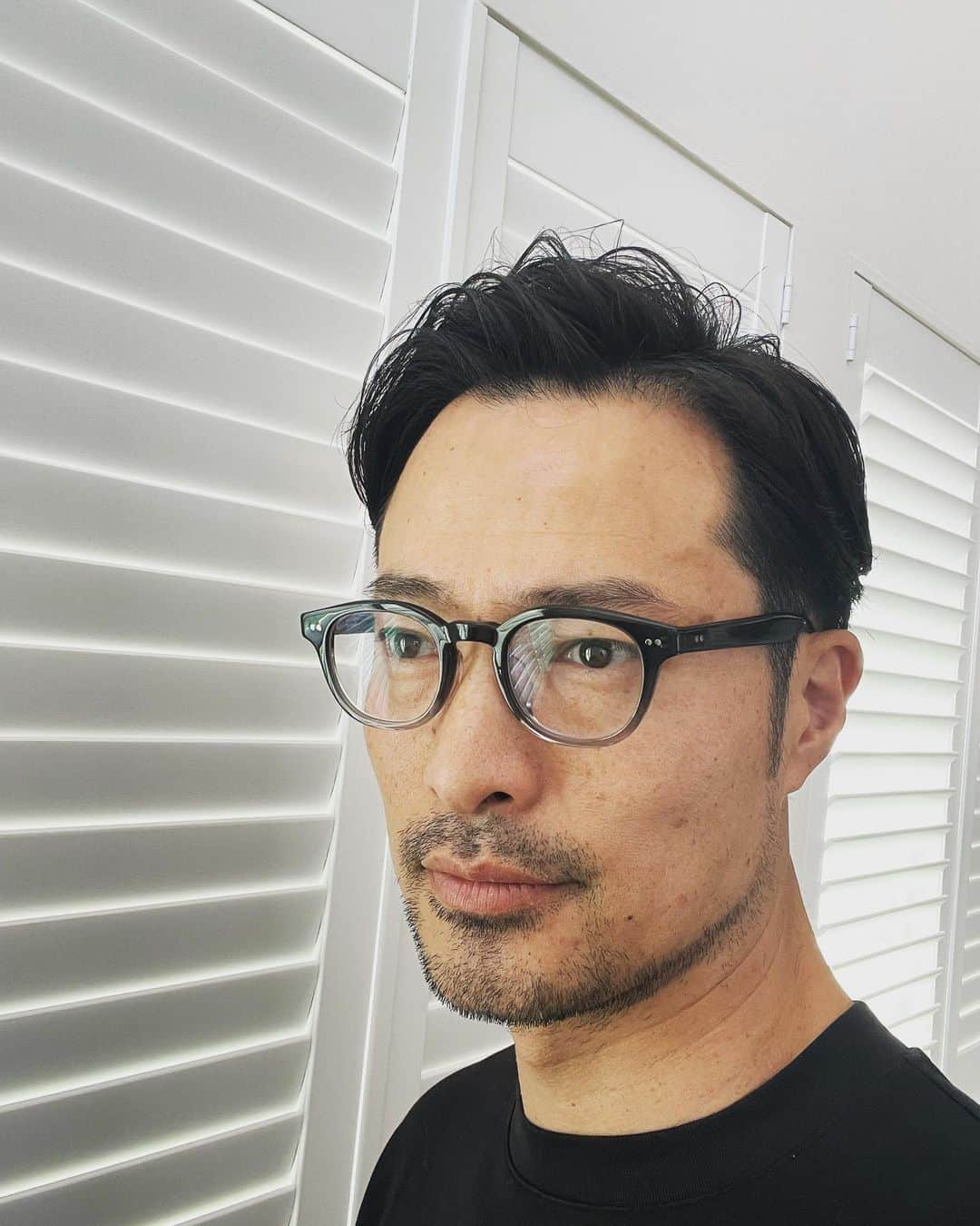 前川泰之さんのインスタグラム写真 - (前川泰之Instagram)「次のクランクインのために髪切ってきた。  自分としてはちょい攻めの感じ。  さて、次はどんな役でしょ😌？お楽しみに〜。  #散髪　#おじさんヘアスタイル　#メンズヘア　#かりあげ #menshair」5月5日 21時35分 - maekawa_yasuyuki_official