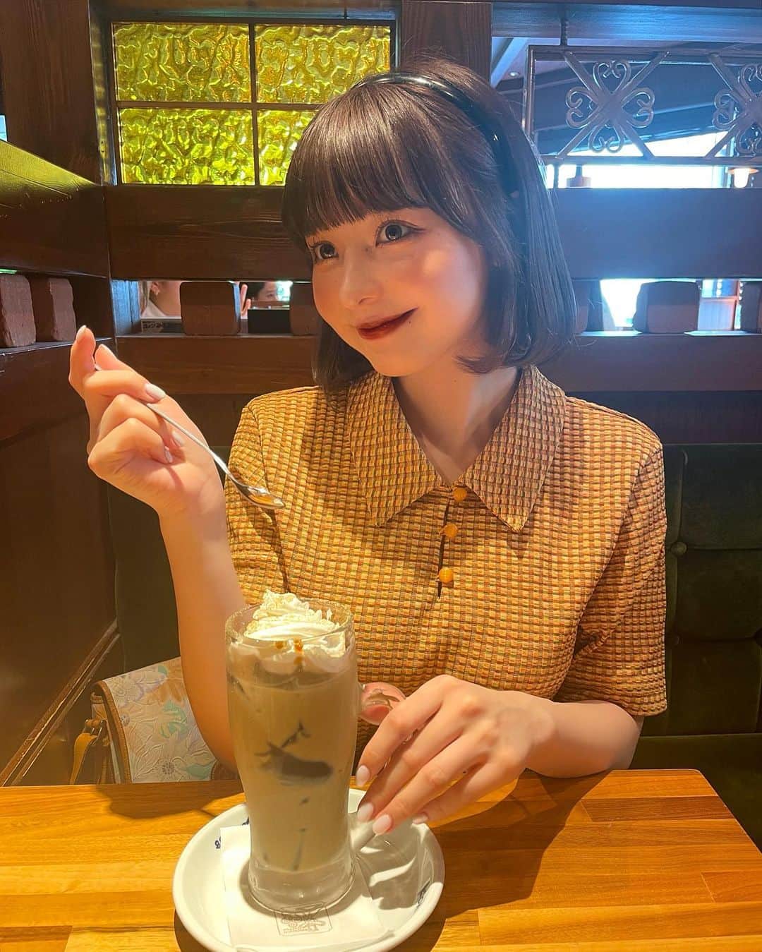新田湖子のインスタグラム：「もう夏みたいな毎日🎐 コメダのほうじ茶美味しかった〜 またたべよ〜っと、、♡」