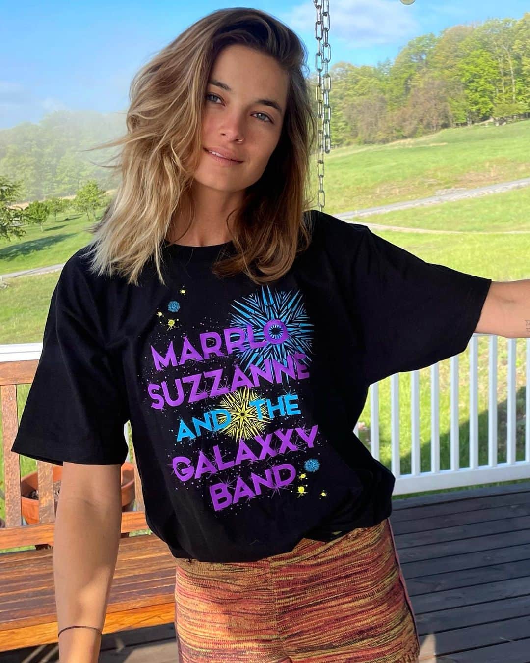 ブリジット・マルコムのインスタグラム：「Bim and I are obsessed in every way with @thegalaxxyband and their merch ❤️❤️ check them out. 10/10 recommend!」