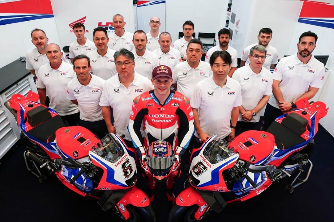 レプソル・ホンダのインスタグラム：「Working away behind the scenes.  The HRC Test Team and @stefanbradl6 continue to put in the imporant miles to return us to where we know we should be.  Looking and performing their best in @castore_sportswear」