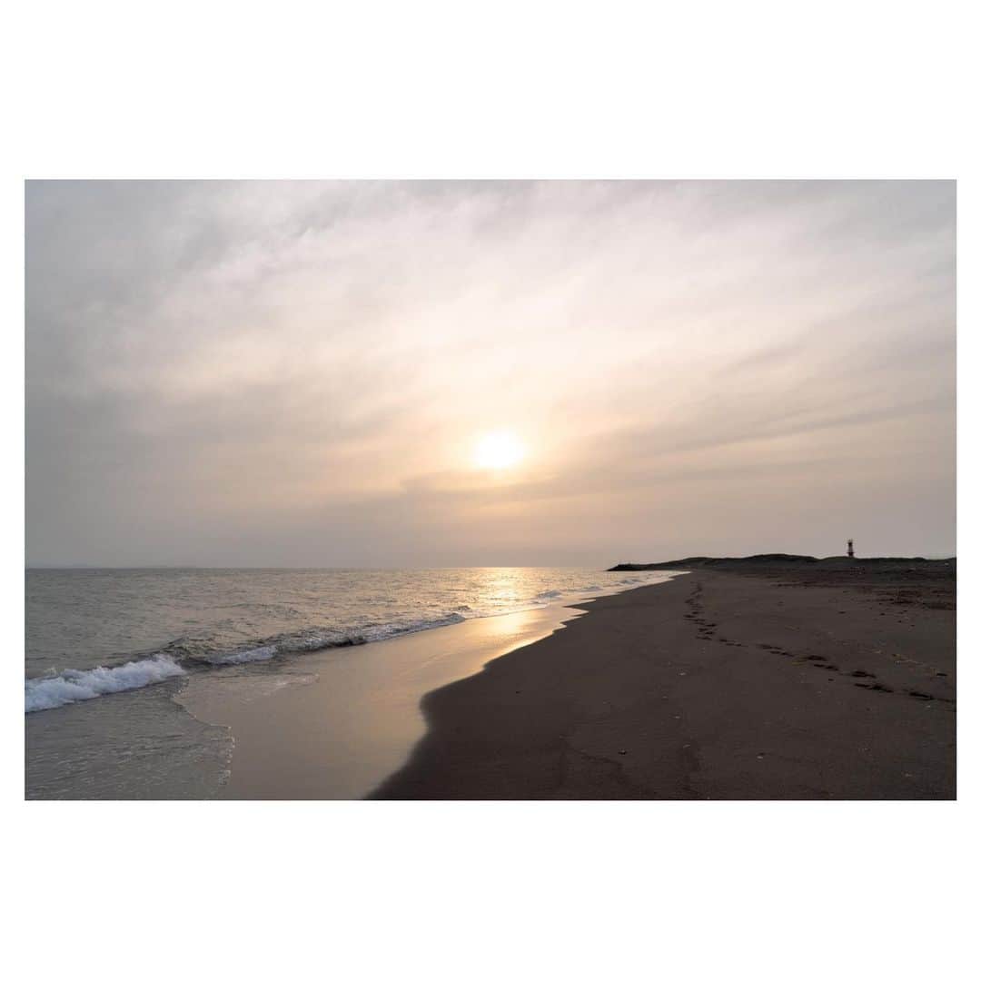 Hikaruのインスタグラム：「sunasaki  Lighthouse.  The place I visited for the first time.  It seems that the lighthouse on the coast is rare.  はじめて、訪れた場所。 海岸にある灯台は、珍しいらしいです。 灯台が可愛かった。 #砂崎灯台  #nisifilters  #nisifiltersjapan  #東京カメラ部 #1x #raytrek #raytrek_photo #raytrek_uniquetome #natgeo #naturegeography #photogrena_nature #photo_shorttrip  #japan #hokkaido #写真好きな人と繋がりたい #北海道 #Japan_ilc #pashadel #japantravelers #raytrek_photographer  #SonyAlphaPro #photo_shorttrip #photo_travelers  #lovers_nippon #1x_japan #bestjapanpics #SonywordClub  #genic #alpha_newgeneration」
