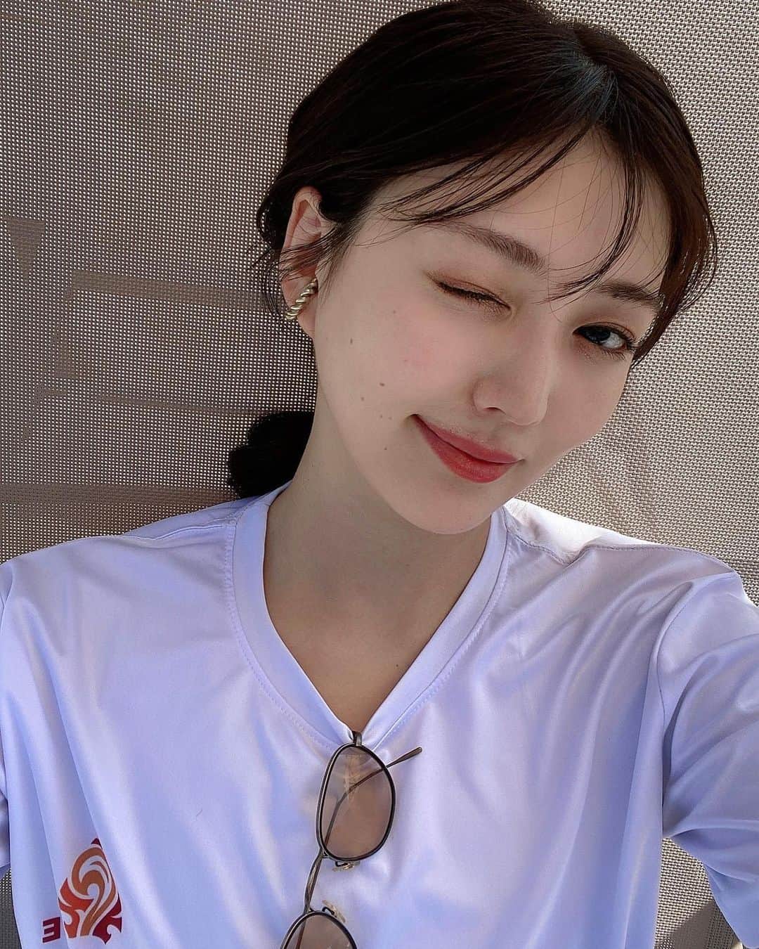 のインスタグラム：「今夜、0:00〜 paravi「恋のLast Vacation 南の楽園プーケットで、働く君に恋をする。」 #1、#2が放送開始致します。🌺  そして明後日5/7(日)は、 #札幌コレクション 恋バケメンバーとして歩かせてもらいます😌　  今が一番どきどきしてますし急に緊張してきました😂笑 お手柔らかに温かく見守ってください…🥺  そしてそして、#札コレ 最高に盛り上がりましょー！！🩵 まずは、この後の放送をぜひお楽しみくださいっ 感想も教えてね〜☺︎  #paravi  #恋のラストバケーション  #恋バケ」
