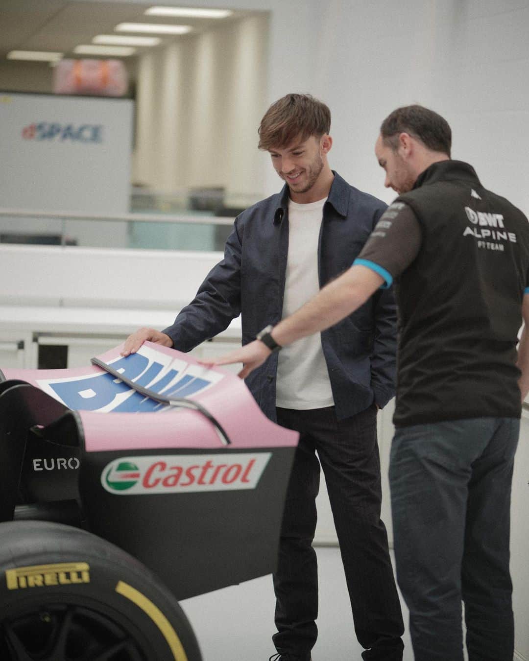 ベルルッティのインスタグラム：「- SUMMER 2023 BY #BERLUTI AS SEEN BY @PIERREGASLY -   As the Miami Grand Prix looms closer, Berluti spends a day with @alpinef1team Driver Pierre Gasly at the Team’s HQ in Enstone, UK, while he gets ready for the race. Pierre’s style of choice? The clean lines of a shirt jacket and fluid trousers, complete with Shadow sneakers.  Berluti’s Summer 2023 collection now available online and in-stores.   Stay tuned for a special Berluti x BWT Alpine F1 team event celebrating the upcoming @f1mia.  Photography by @virgile.guinard   #BERLUTIXALPINE」
