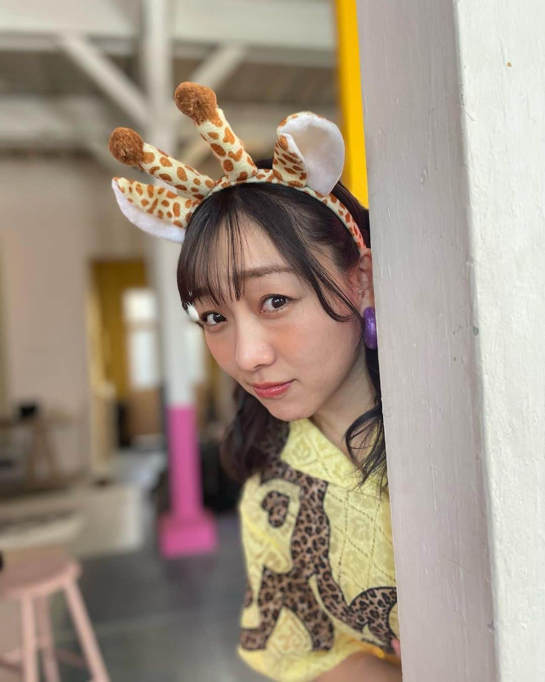 須田亜香里さんのインスタグラム写真 - (須田亜香里Instagram)「【カレンダーお渡し会】 🌼5月6日(土) SHIBUYA TSUTAYA 13:00〜 🌼5月7日(日) 星野書店近鉄パッセ 11:00〜 名古屋の申し込み締め切りは5/5 23:59まで！  ですがそれぞれ当日分のご用意も少しある予定です☺️ お会いできる事を楽しみにしています💕 #須田亜香里カレンダー2023」5月5日 22時09分 - akarisuda