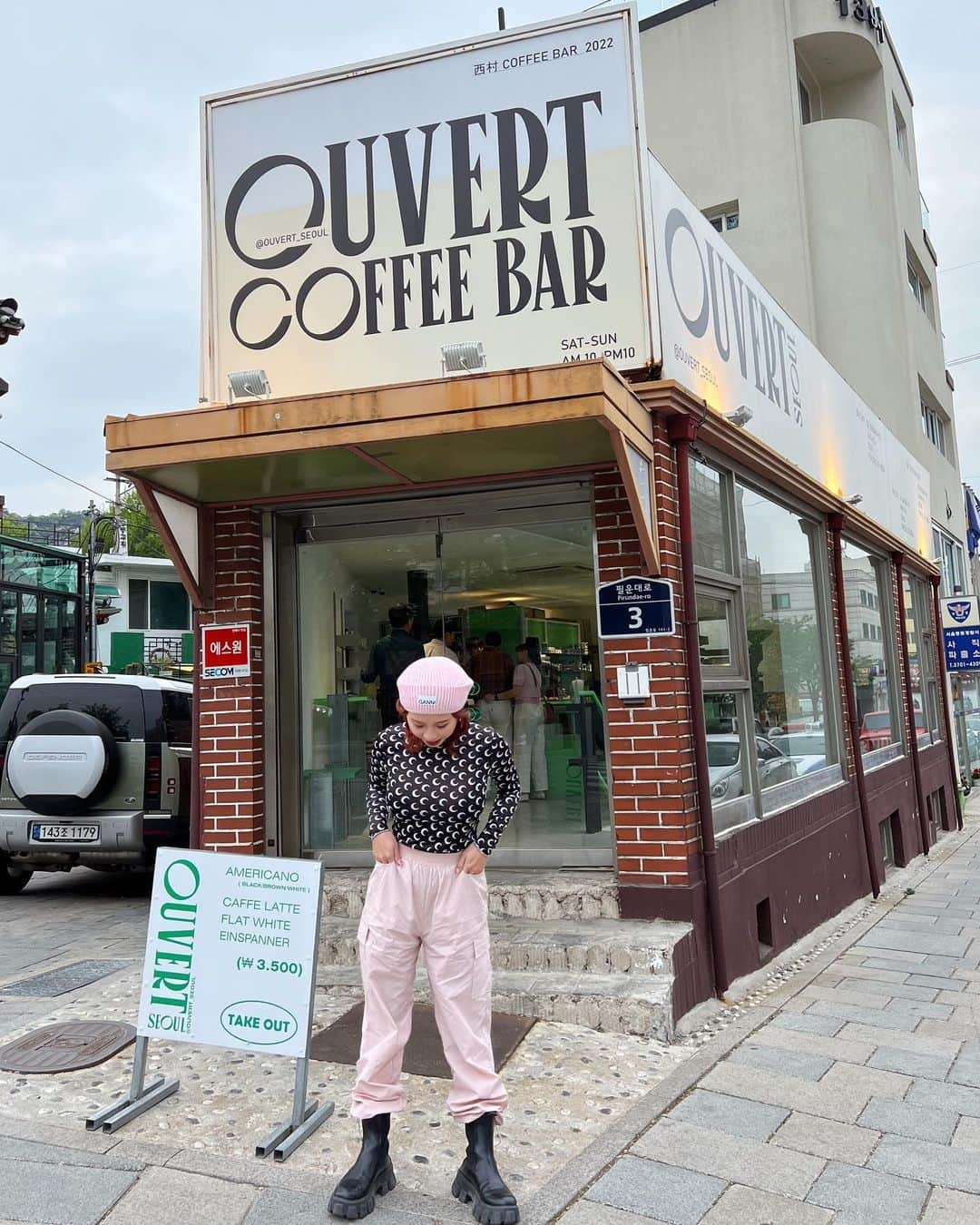 ヒロタナギサさんのインスタグラム写真 - (ヒロタナギサInstagram)「_  韓国で1番行きたかったカフェ🇰🇷☕️ @ouvert_seoul   ここで食べたクロワッサンが 革命的に美味しかったからまた載せます🥐♡  韓国可愛いカフェありすぎて 何回行っても足りひん🥲  #nagisatrip  #韓国旅行 #韓国カフェ」5月5日 22時25分 - _nachan_812