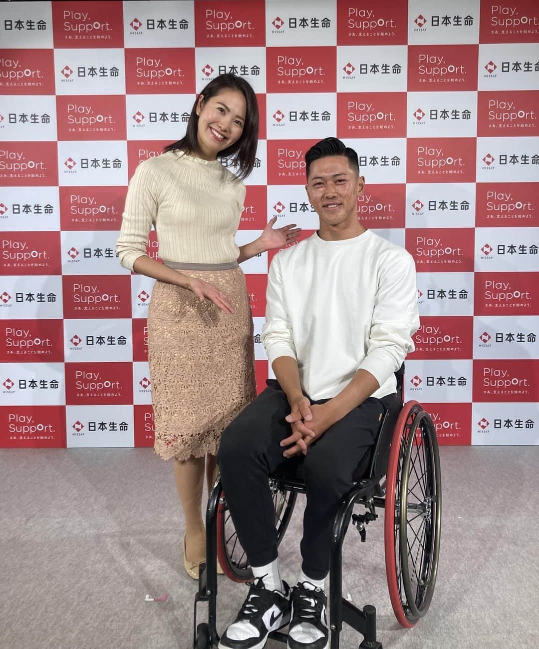 渋佐和佳奈のインスタグラム：「連投すみません…🙇‍♀️！ 最後の写真は、小田選手私服バージョンを🌼 髪型も服も爽やかですよねーっ🥹🌿  改めてこの日は、 WOWOWでこれまでお伝えしてきたスポーツの、おひとりの選手の素晴らしい場にご一緒させていただき、 お世話になった大好きなWOWOWテニスチームの方にも再会できた幸せな一日でした😊💗  ご縁をくださった皆さま、 本当にありがとうございました！！  #usa🇺🇸 #Chicago #chicagogram  #アナウンサー  #リポーター #シカゴ在住アナウンサー #announcer #reporter #wakanashibusa #odatokito #tokitooda #小田凱人 選手 #車いすテニス」