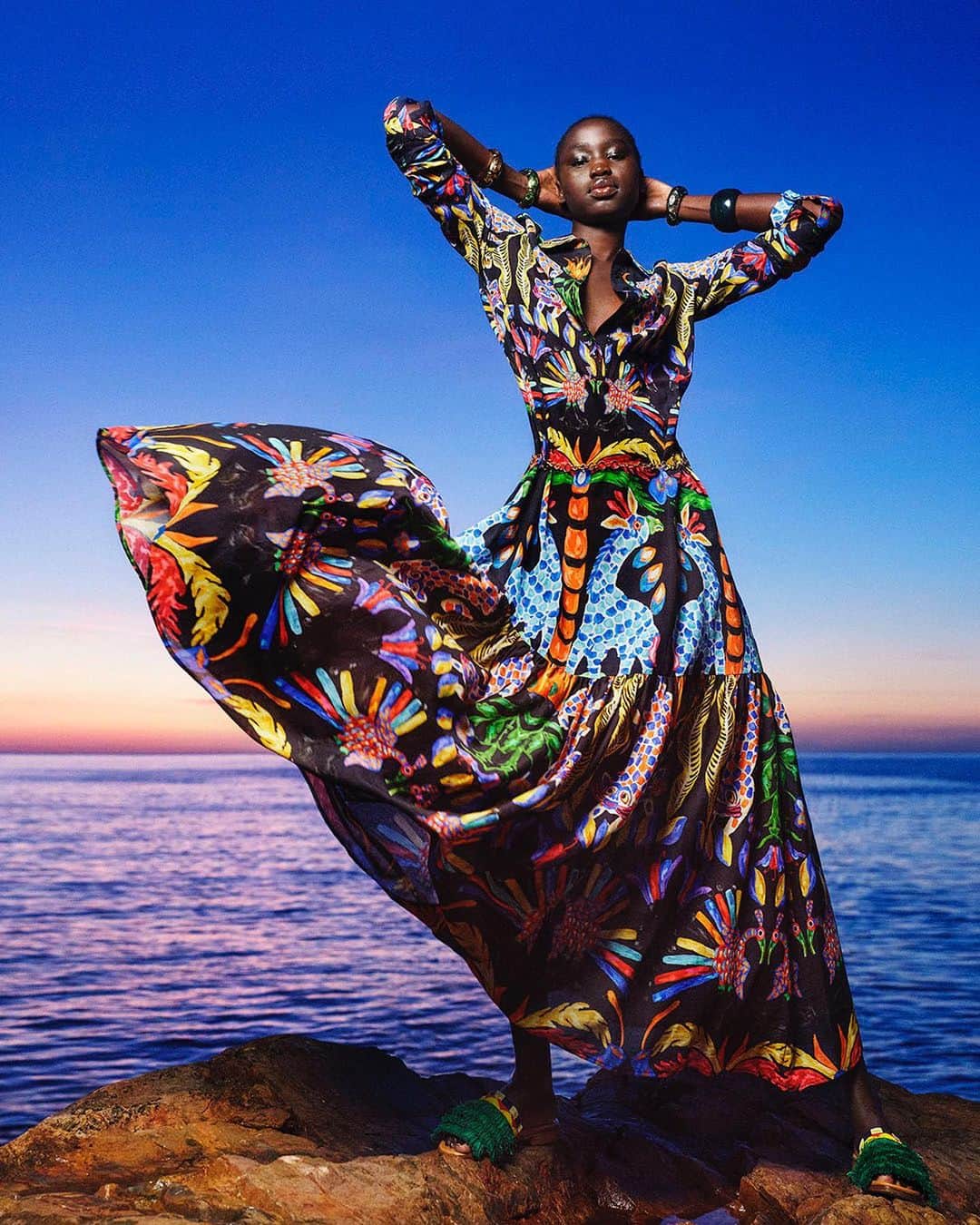 デシグアルのインスタグラム：「Our second collaboration with Italian designer Stella Jean is an invitation to explore fashion with a new conscience, focused on quality and sustainability. The inspiration behind these garments reflects her Mediterranean and Caribbean roots. The #DesigualxStellaJean collection is available now online and in selected stores.   #NewDesigual」