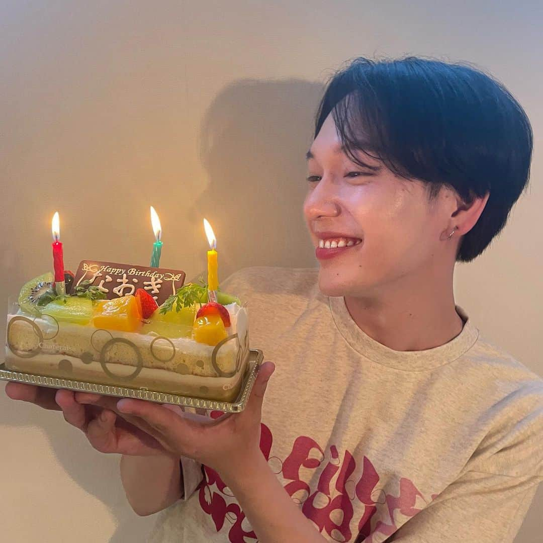 NAOPISさんのインスタグラム写真 - (NAOPISInstagram)「5月5日本日で30歳の誕生日を迎えました🎂🎁🍾　沢山のおめでとうメッセージありがとうございます😭💖　30歳のｴｹﾁｬﾝ爆誕です。 ⁡ 時の流れに身を任せて過ごしてきた20代。 ⁡ 一つ歳を重ねる度に新しい事が自身の中に刻まれていく事が沢山ありました。 それも沢山の周りの方のお陰だと心から感じます。日々お世話になってる方々本当ありがとうございます。 ⁡ そして今日まで自身の活動をしていて応援してくれる皆さん。本当みんなのお陰で20代越せる事が出来て今の自分がいます🥺　これからもいい報告、活動ができるようにもっと頑張っていきます🔥 ⁡ ひよっこ30歳。自分で動けるようになりたい！！今後ともNAOPISをどうぞよろしくお願い致します！🦭 ⁡ GWも終盤。素敵な時間をお過ごしくださいませ☺️🫶 ⁡ では今日もいい夜を🌉 ⁡」5月5日 22時44分 - naopisgram