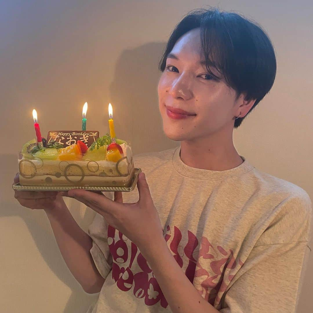 NAOPISさんのインスタグラム写真 - (NAOPISInstagram)「5月5日本日で30歳の誕生日を迎えました🎂🎁🍾　沢山のおめでとうメッセージありがとうございます😭💖　30歳のｴｹﾁｬﾝ爆誕です。 ⁡ 時の流れに身を任せて過ごしてきた20代。 ⁡ 一つ歳を重ねる度に新しい事が自身の中に刻まれていく事が沢山ありました。 それも沢山の周りの方のお陰だと心から感じます。日々お世話になってる方々本当ありがとうございます。 ⁡ そして今日まで自身の活動をしていて応援してくれる皆さん。本当みんなのお陰で20代越せる事が出来て今の自分がいます🥺　これからもいい報告、活動ができるようにもっと頑張っていきます🔥 ⁡ ひよっこ30歳。自分で動けるようになりたい！！今後ともNAOPISをどうぞよろしくお願い致します！🦭 ⁡ GWも終盤。素敵な時間をお過ごしくださいませ☺️🫶 ⁡ では今日もいい夜を🌉 ⁡」5月5日 22時44分 - naopisgram