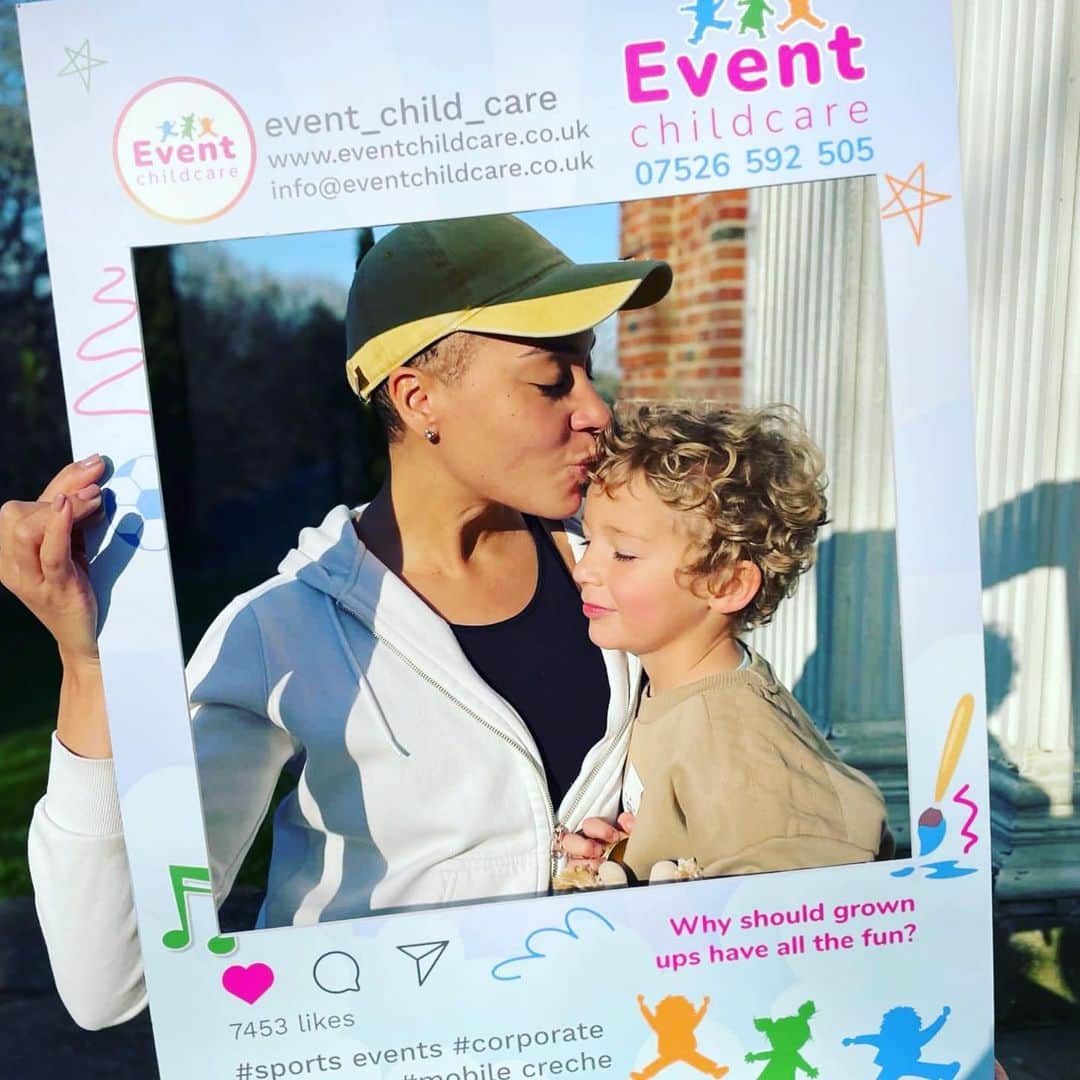 クーシュ・ジャンボのインスタグラム：「Thank you @event_child_care for the most awesome experience! Our Jumbo family get together at the amazing @eastwood_observatory went off without a hitch and we adults were able to have a bit of ADULT time 🍸 🧖‍♀️ 😴 Sophia and the team specialise in those events where you want to invite all the kids but also want to catch up with your mates, eat a meal while it’s still hot or have a bath…on your own 🤣 Maxi and his cousins enjoyed easter crafts, team games, bear hunts through the woods (see video) before a bubble-laser disco and movie night! Sophia was able to completely cater for the diverse group of kidlets in my family who range in age from 18 months to 17 years and have different needs and interests. So this wedding/corporate/festival season do your friends, colleagues (and yourself 😜) a favour and get someone else to watch the kids! I’m telling you these guys are Mary Poppins on wheels! 🤩」