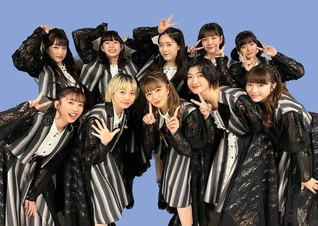 真山りかのインスタグラム：「. ⁡ メジャーデビュー11周年でした いつも応援ありがとうございます ⁡ これからも一緒に楽しく過ごさせてください！ ⁡ ココユノノカも２才おめでとう🎂❤️💚🤍 ⁡ #メジャーデビュー日なので #ストレートポニーテール です ⁡ #0505 ⁡ #まやまにあ ⁡ .」