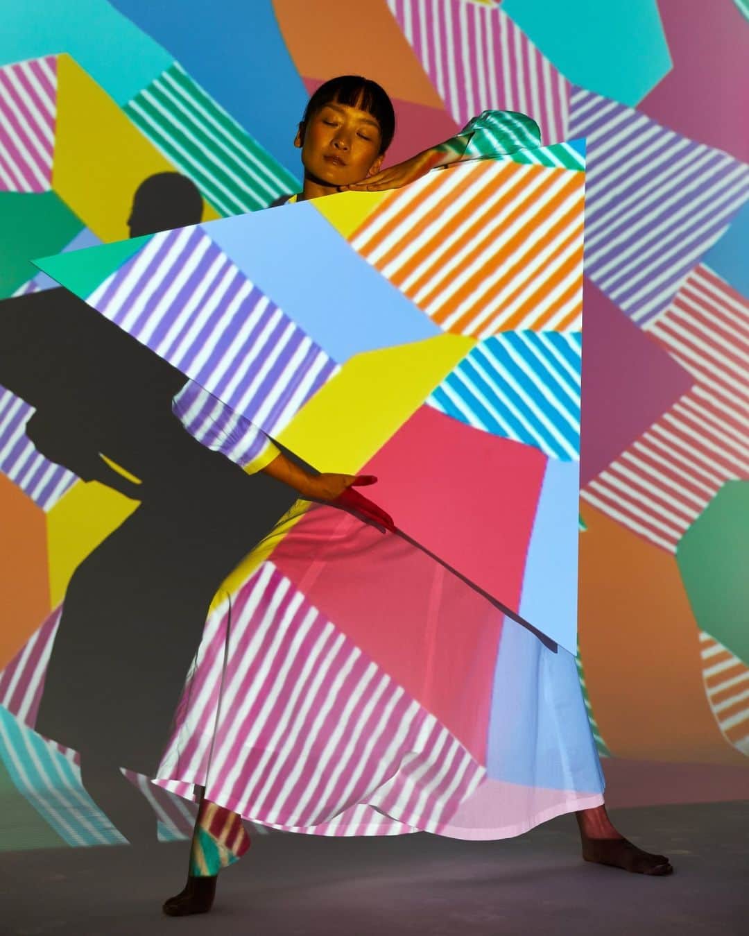 のインスタグラム：「Lines Ballet is just one of 18 new FuturLiberty fabrics, inspired by Avant-Garde designs from the 1960s – uncovered in the Liberty Archive and brought to life for 2023. From surprising geometrics, lively abstractions, and rhythmic lines, see every print in the collection at the link in bio​  #FuturLiberty #LibertyFabrics #LibertyFashion #LinesBallet」